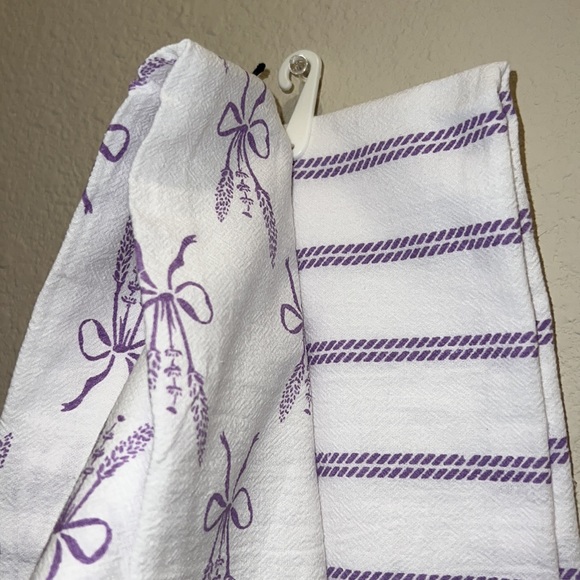 Home Essentials & Beyond Everyday Kitchen Towels with Floursack Lavender Sprig - Picture 5 of 6